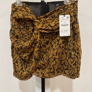 Zara Women's Black and Tan Mini Skirt